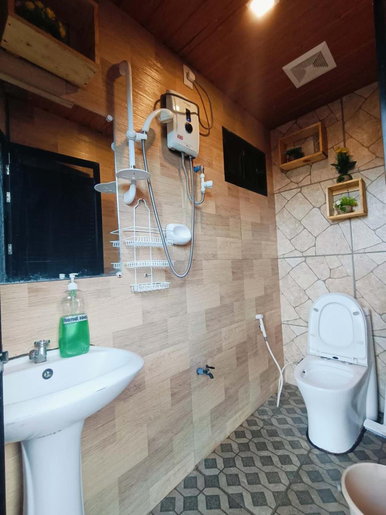 באגויו Holyghost Veranda Baguio Transient Guest House 42 Step Rooftop מראה חיצוני תמונה