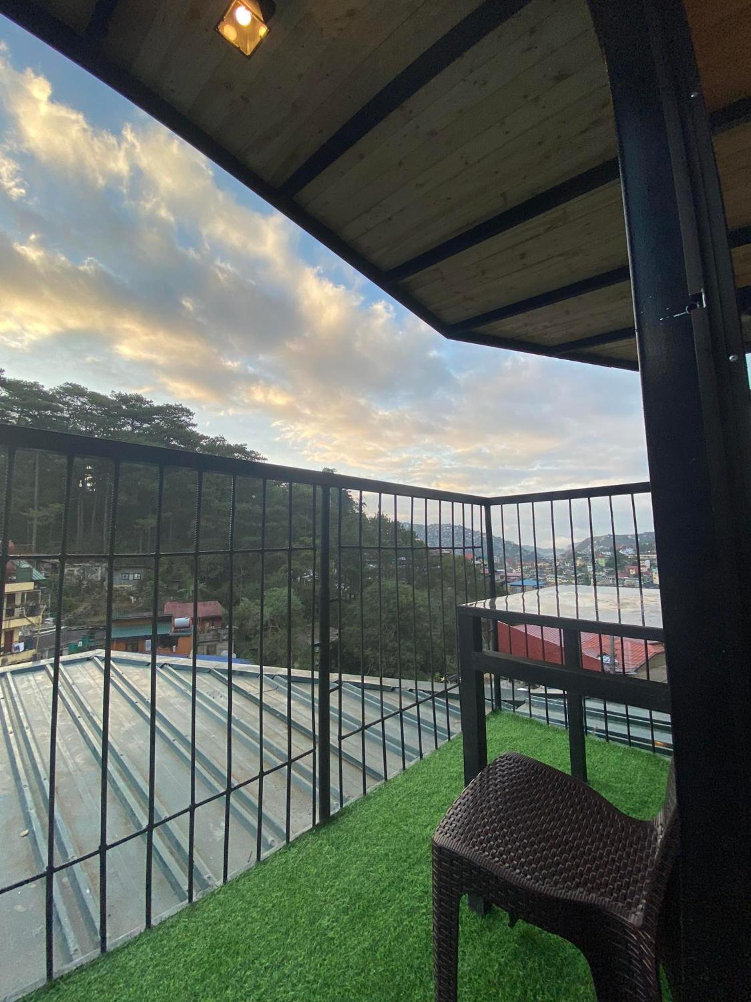 באגויו Holyghost Veranda Baguio Transient Guest House 42 Step Rooftop מראה חיצוני תמונה